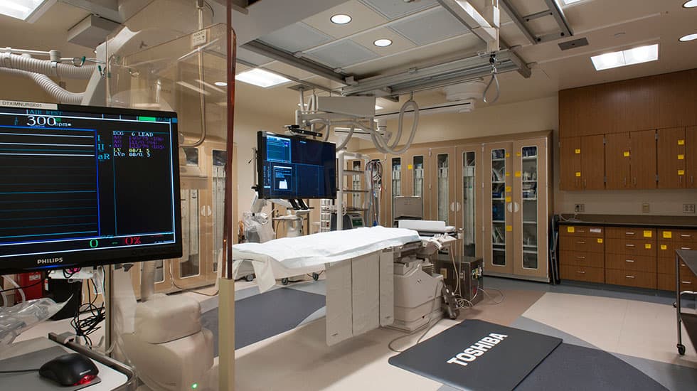 Interventional lab with isolated power and equipotential grounding