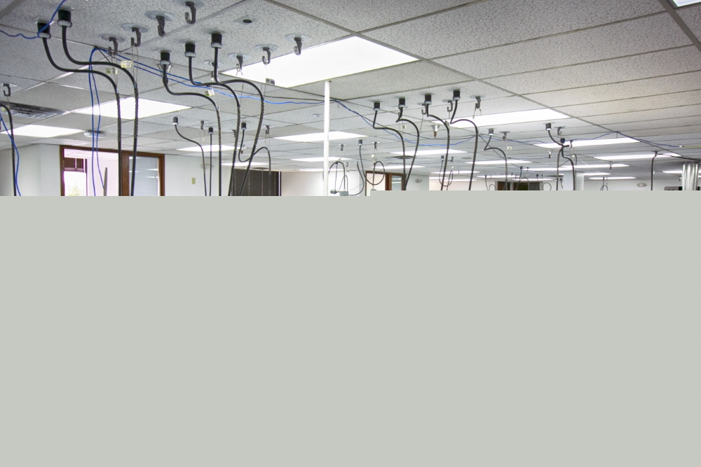 Research laboratory space with flexible bench power and controls